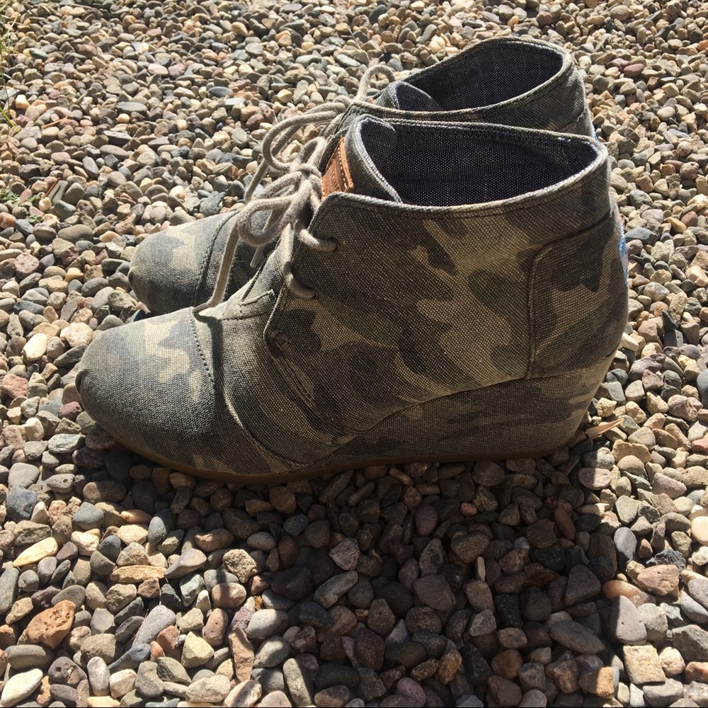 Toms Desert Wedge Ankle Bootie
